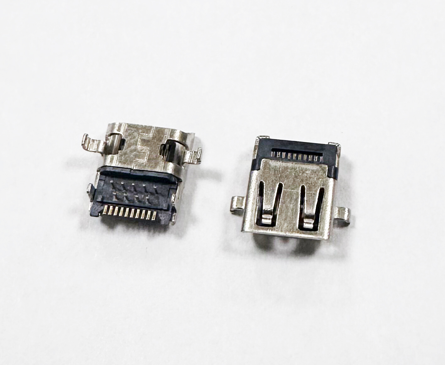 HDMI? D TYPE 沉板；殼子DIP斜口；端子DIP+SMT母座；CH=0.85  XK-002T0.6-19P